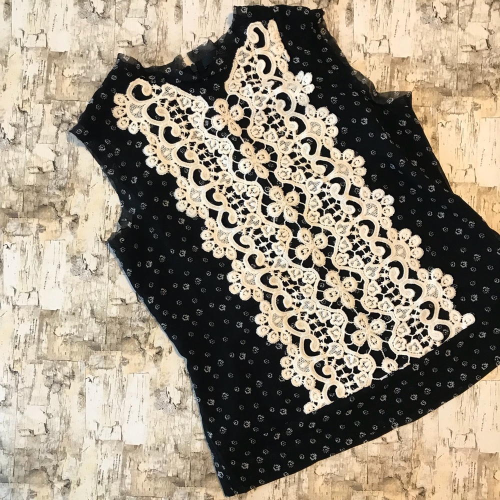 B&W sleeveless top